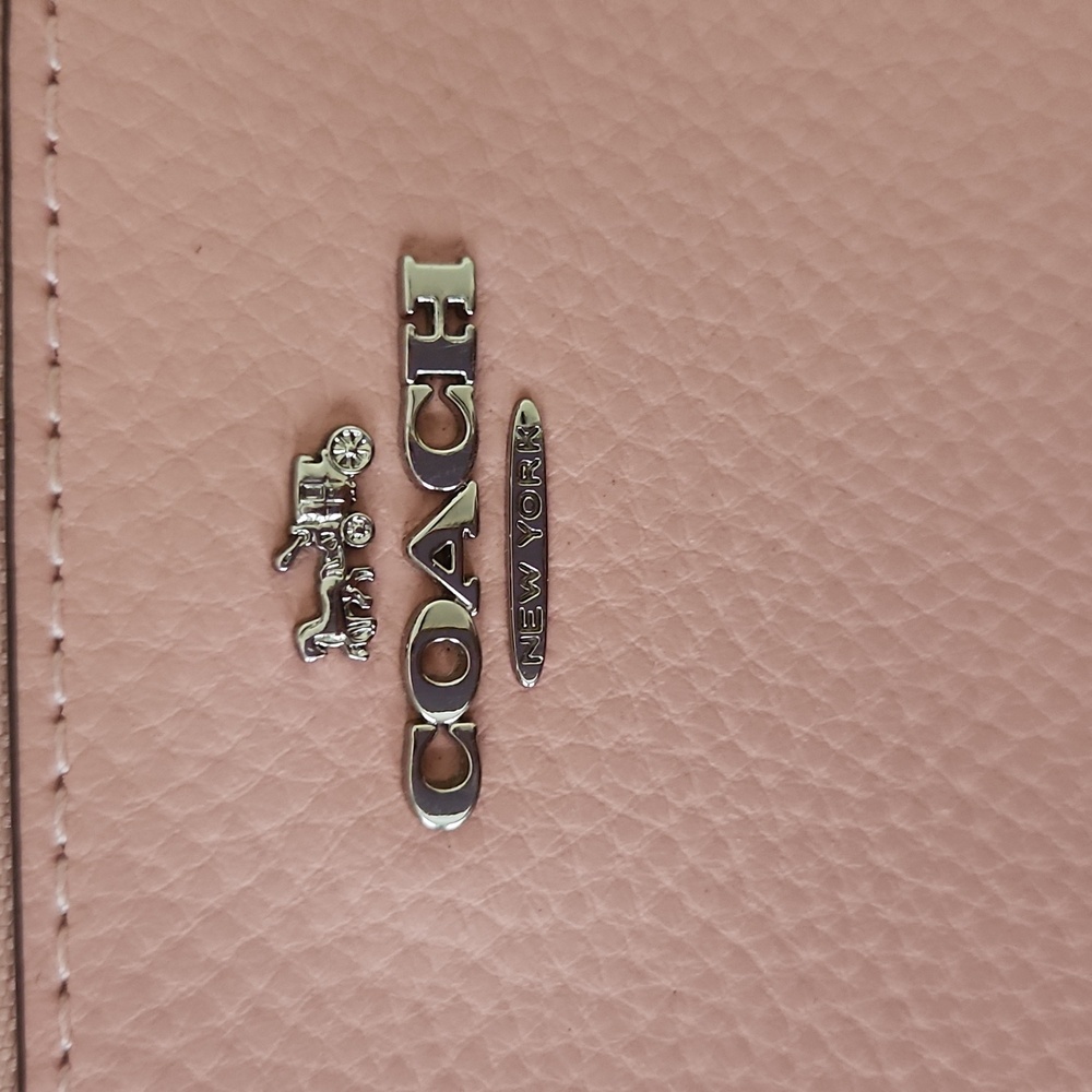 Coach Accordion Wallet NWOT - Picture 4 of 7